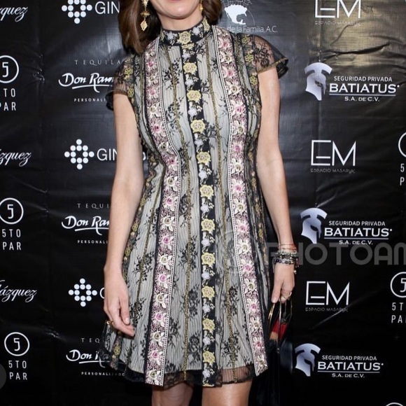 GWYNETH DRESS IN BLACK MULTI - Picture 4 of 4